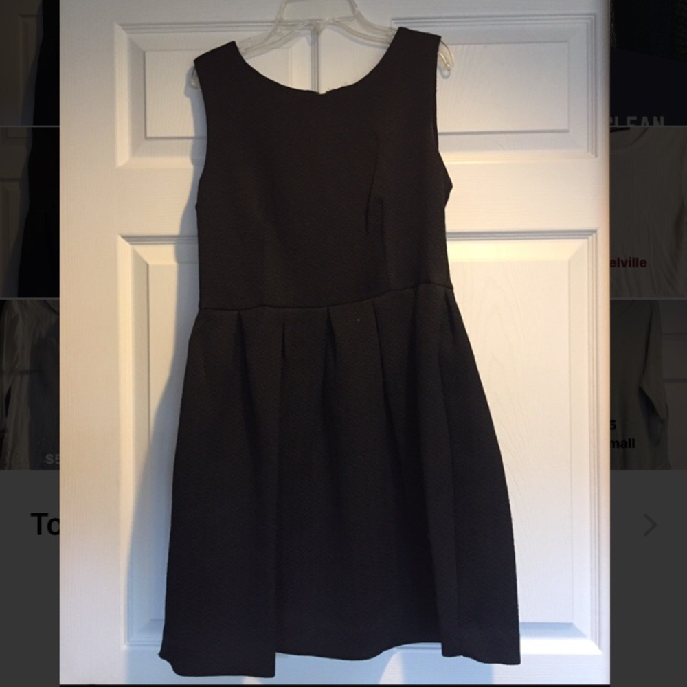 Little black dress. ✨